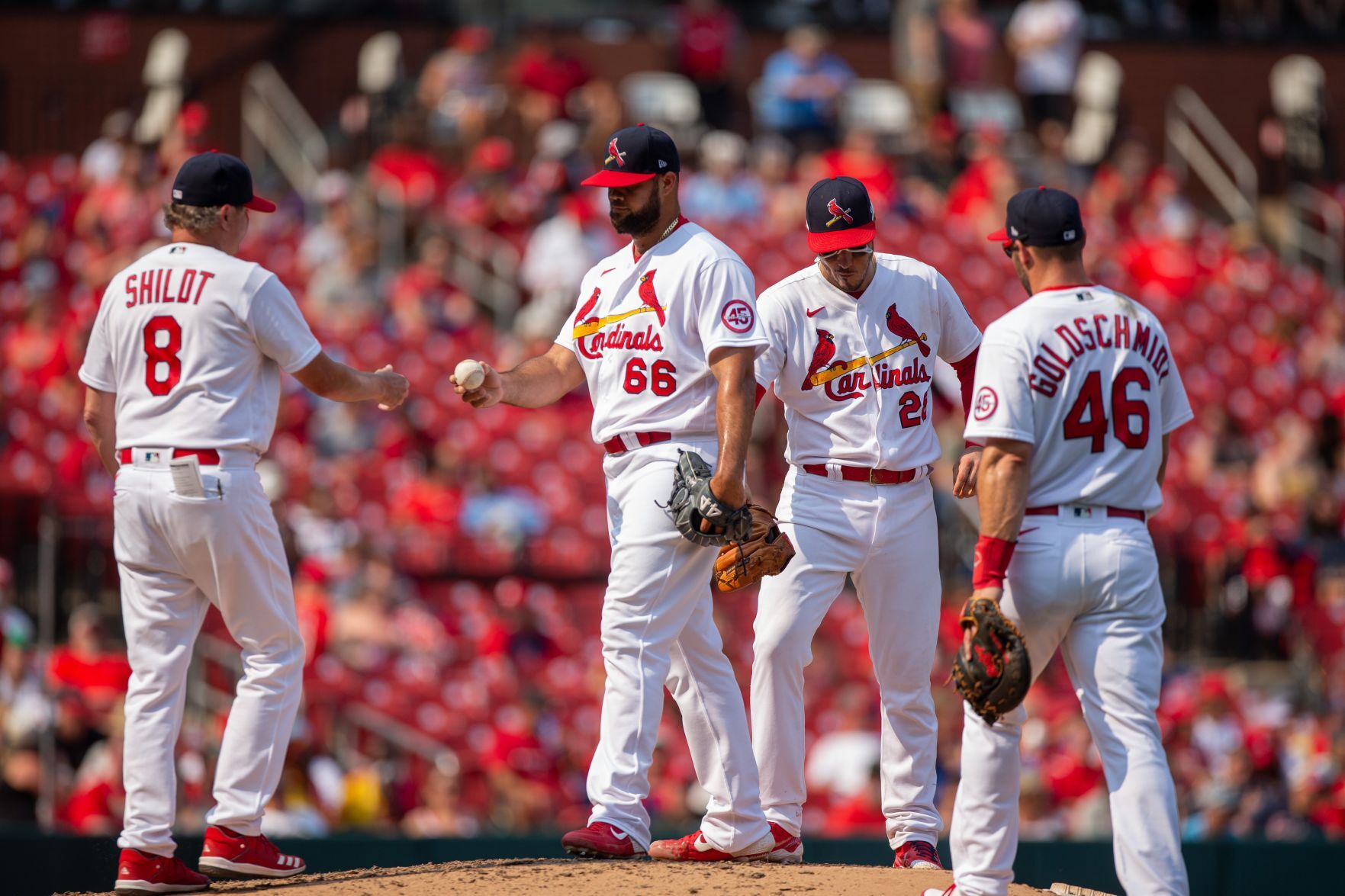 Cardinals take on Reds